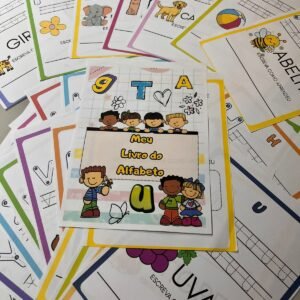 Meu Primeiro Livro do Alfabeto — 26 Páginas para Reconhecer, Traçar e Aprender as Letras